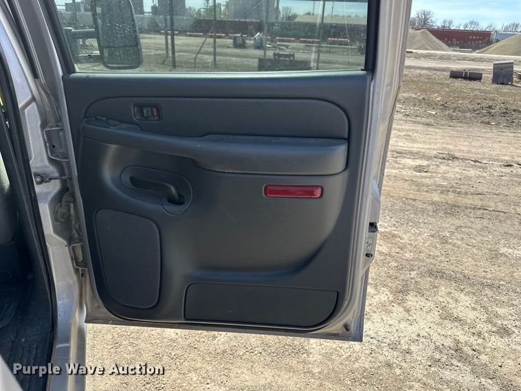 image for item DV0858 2006 Chevrolet Silverado Crew Cab pickup truck