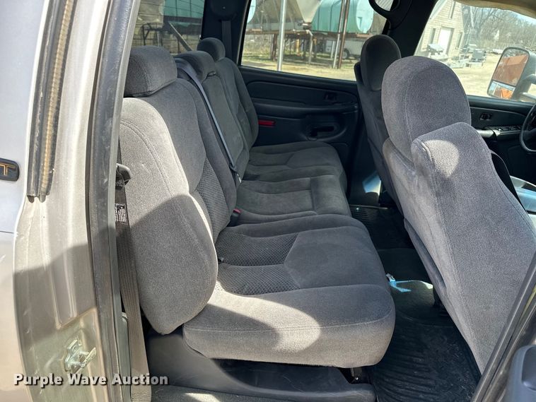 image for item DV0858 2006 Chevrolet Silverado Crew Cab pickup truck