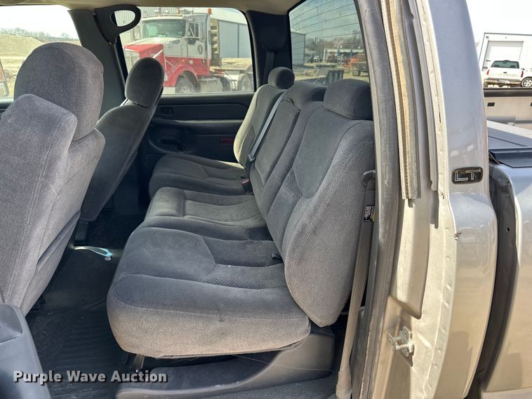 image for item DV0858 2006 Chevrolet Silverado Crew Cab pickup truck