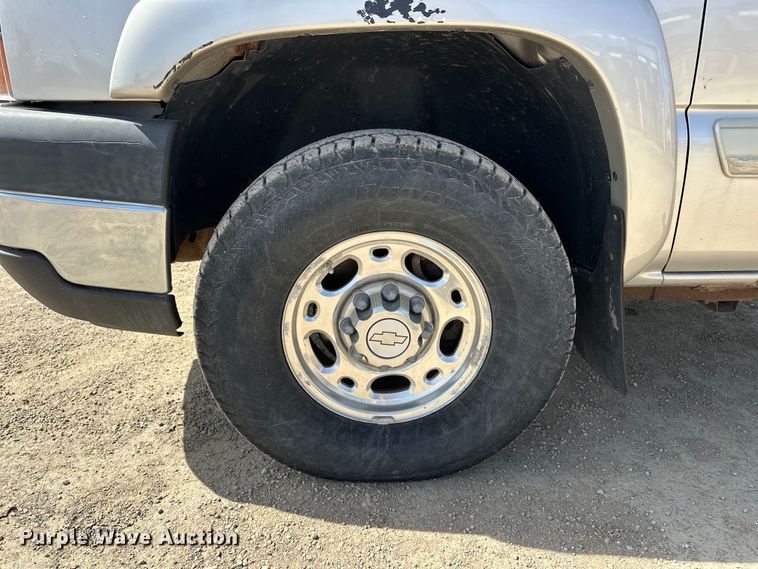 image for item DV0858 2006 Chevrolet Silverado Crew Cab pickup truck