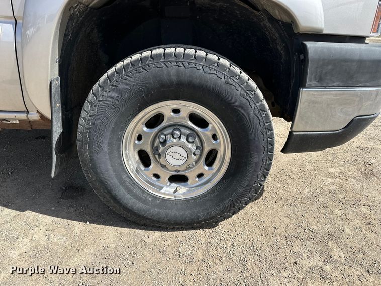 image for item DV0858 2006 Chevrolet Silverado Crew Cab pickup truck