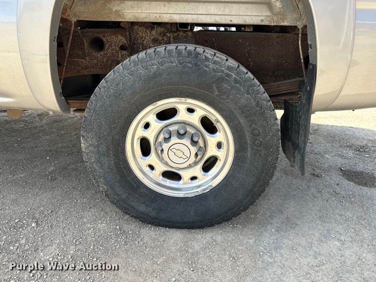 image for item DV0858 2006 Chevrolet Silverado Crew Cab pickup truck