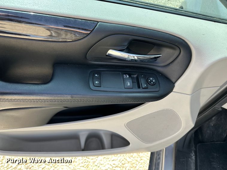 image for item DV0863 2016 Dodge Grand Caravan van