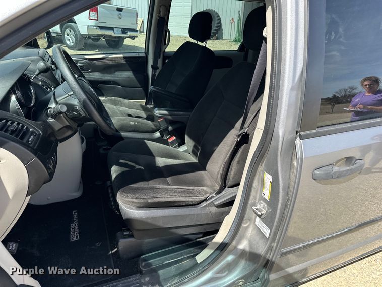 image for item DV0863 2016 Dodge Grand Caravan van