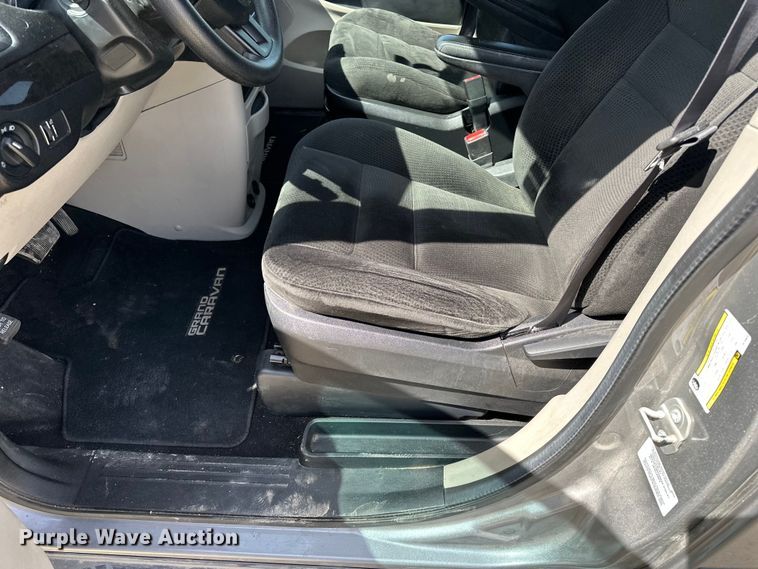 image for item DV0863 2016 Dodge Grand Caravan van