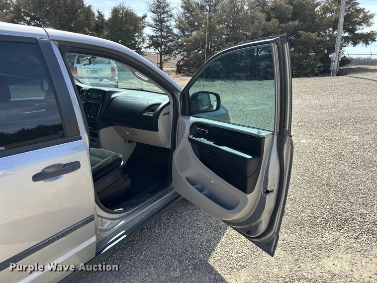 image for item DV0863 2016 Dodge Grand Caravan van