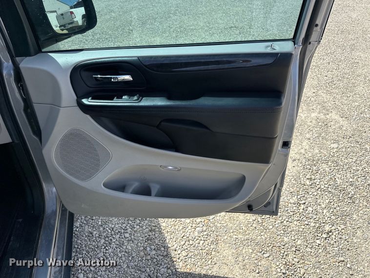 image for item DV0863 2016 Dodge Grand Caravan van