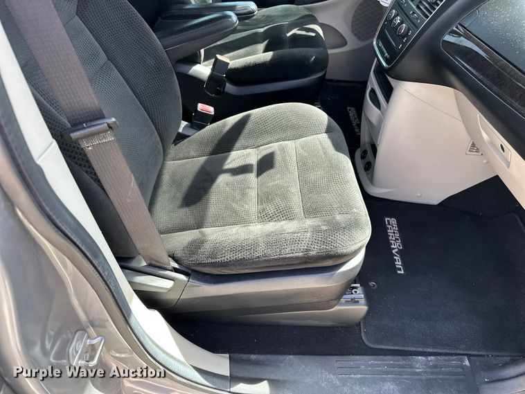 image for item DV0863 2016 Dodge Grand Caravan van