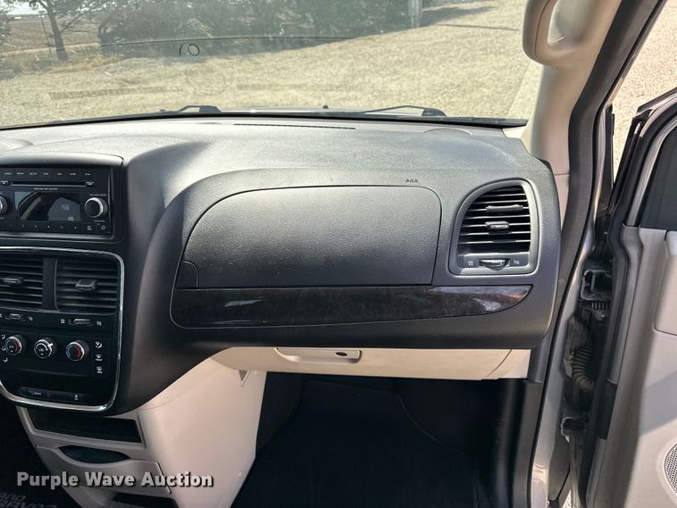 image for item DV0863 2016 Dodge Grand Caravan van