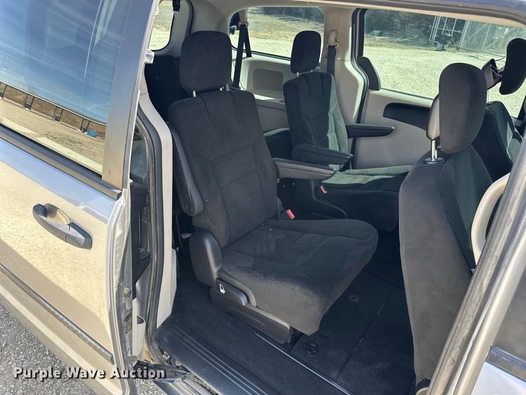 image for item DV0863 2016 Dodge Grand Caravan van