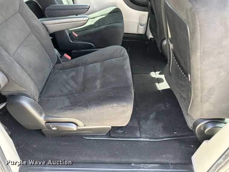 image for item DV0863 2016 Dodge Grand Caravan van