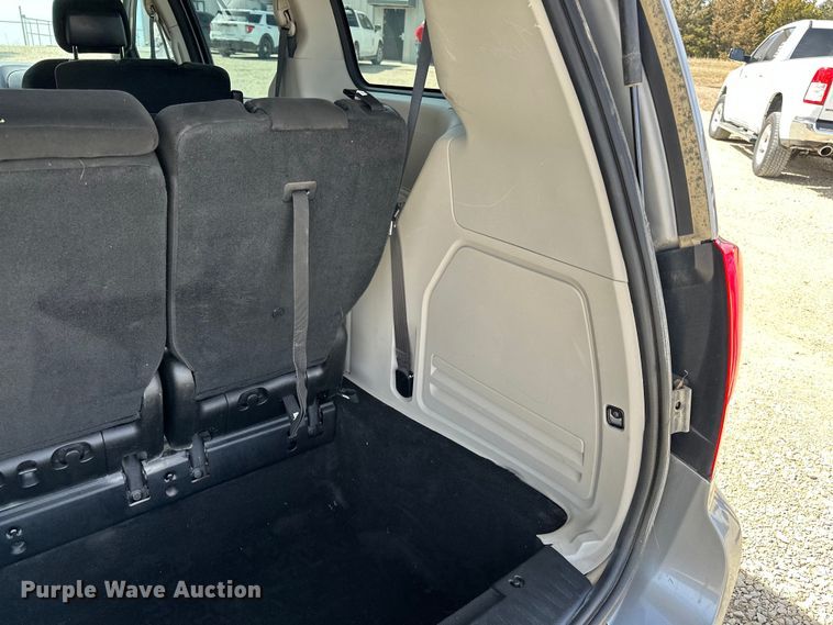 image for item DV0863 2016 Dodge Grand Caravan van