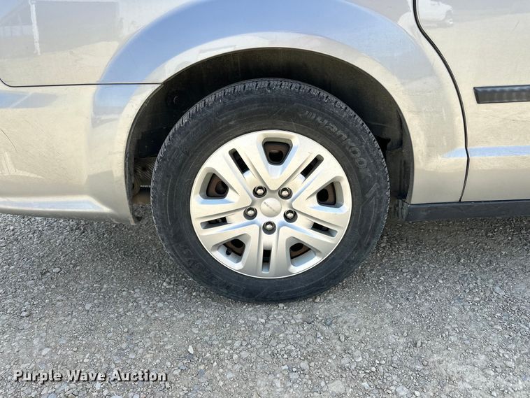 image for item DV0863 2016 Dodge Grand Caravan van