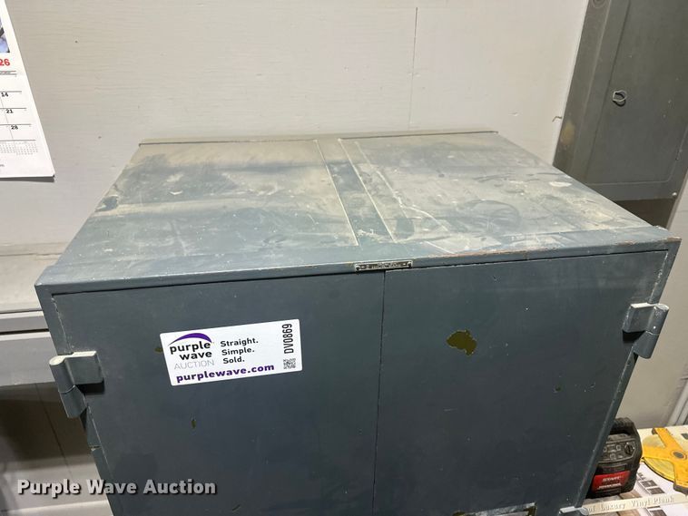 image for item DV0869 Mosler  safe