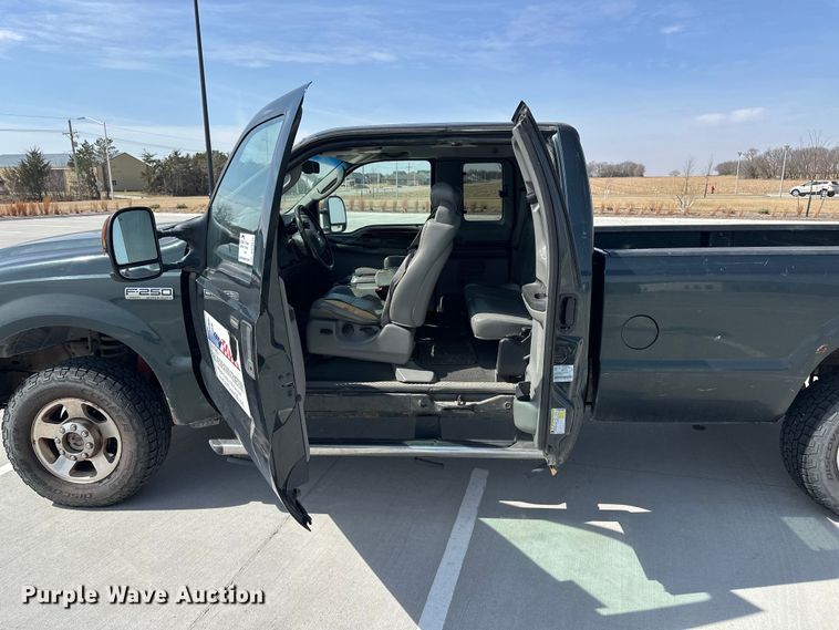image for item DV0870 2007 Ford F250 Super Duty Ext. Cab pickup truck
