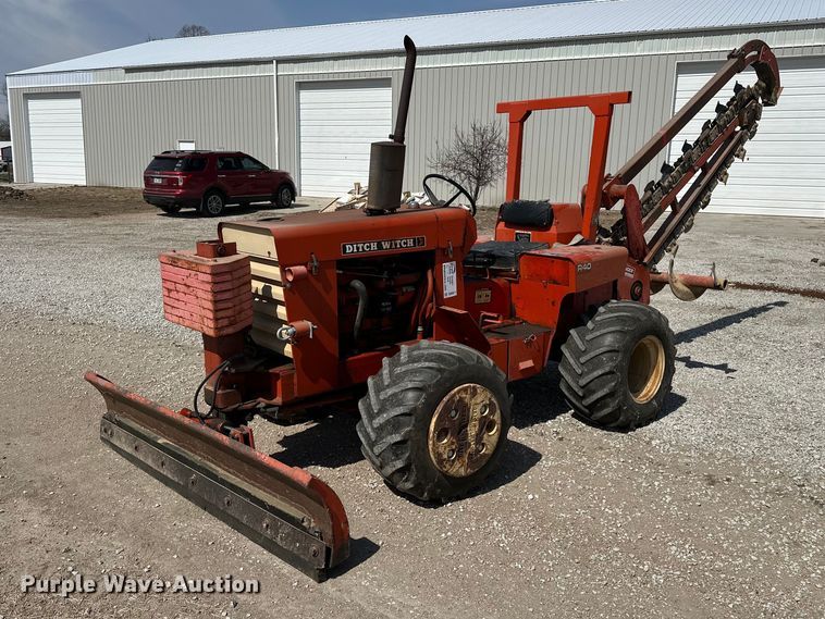 image for item DV0871 1978 Ditch Witch R40 trencher
