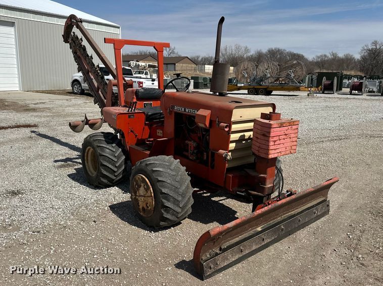 image for item DV0871 1978 Ditch Witch R40 trencher