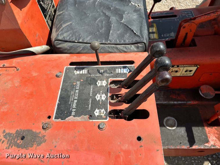 image for item DV0871 1978 Ditch Witch R40 trencher