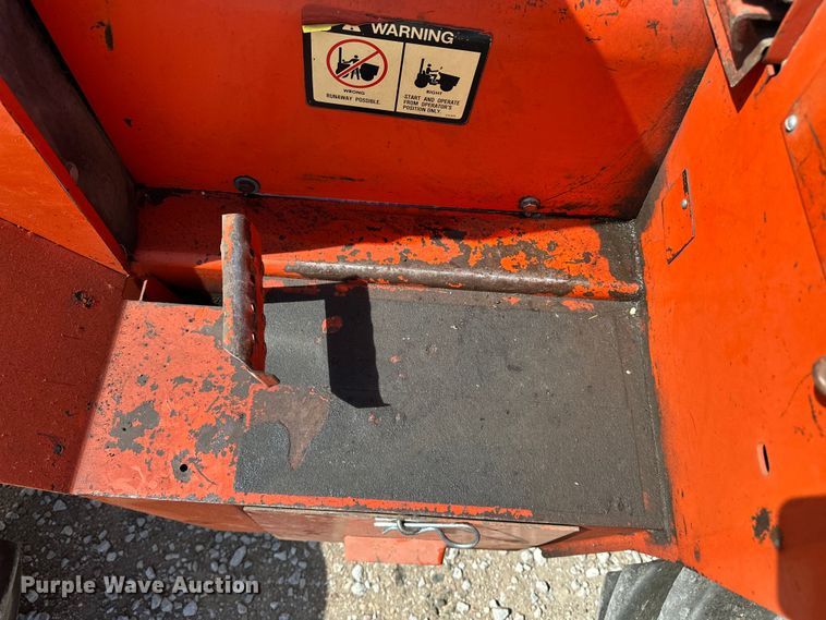 image for item DV0871 1978 Ditch Witch R40 trencher