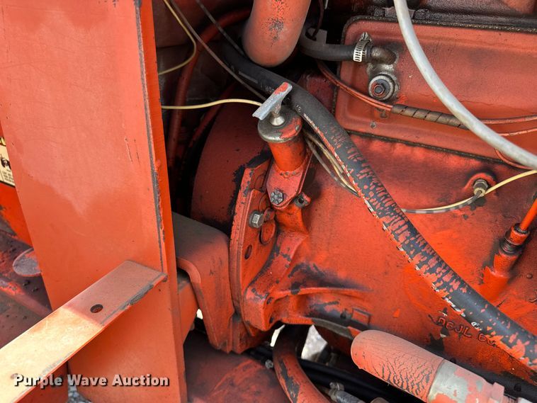 image for item DV0871 1978 Ditch Witch R40 trencher