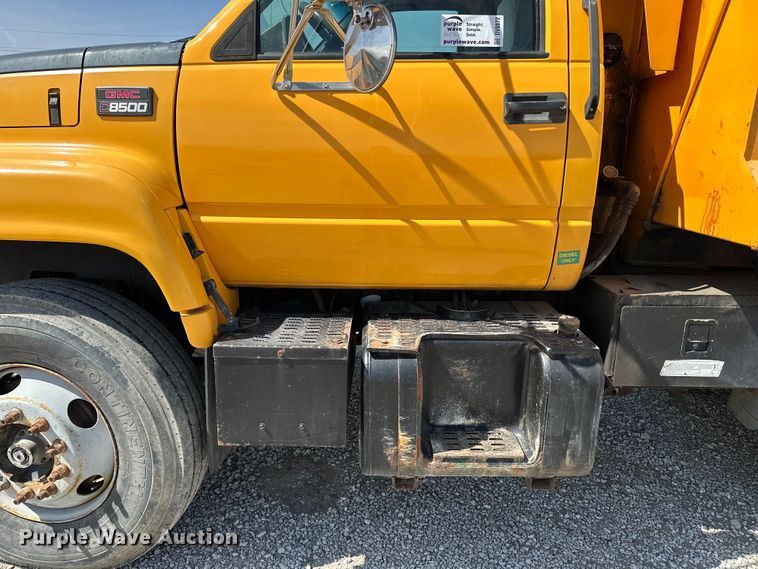 image for item DV0872 2000 GMC C8500 dump truck