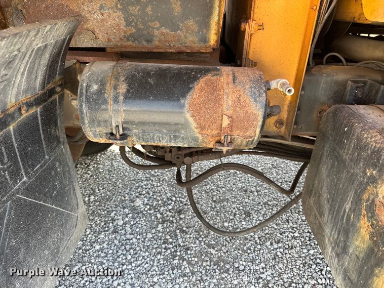 image for item DV0872 2000 GMC C8500 dump truck