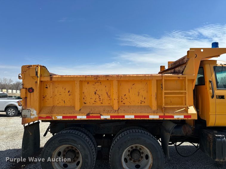 image for item DV0872 2000 GMC C8500 dump truck