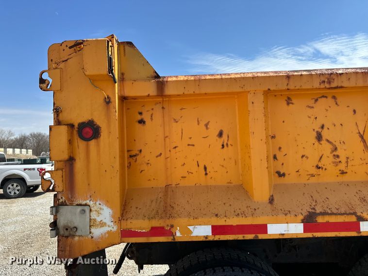 image for item DV0872 2000 GMC C8500 dump truck