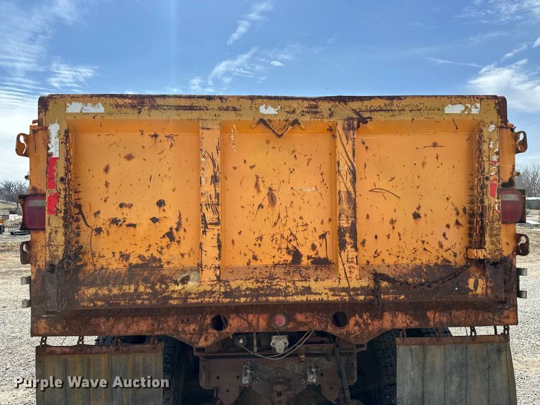 image for item DV0872 2000 GMC C8500 dump truck