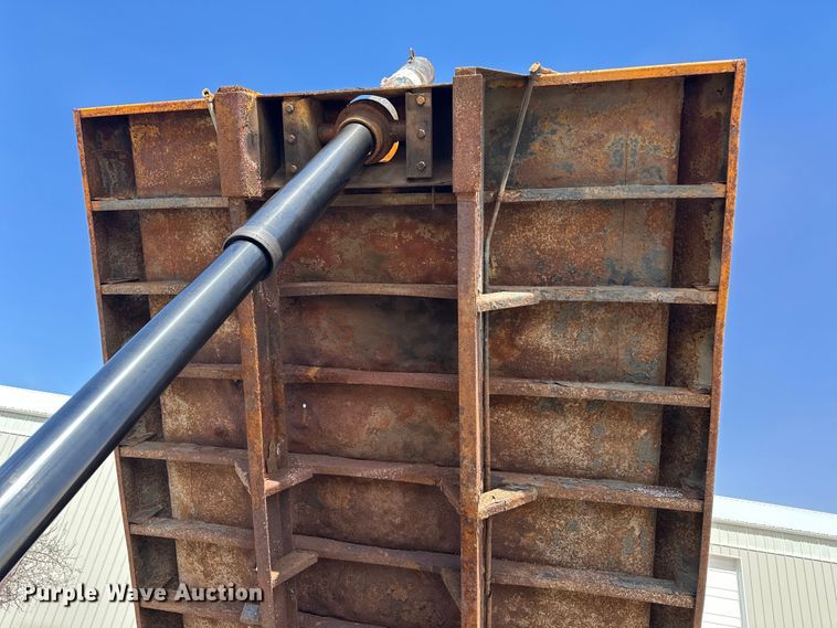 image for item DV0872 2000 GMC C8500 dump truck