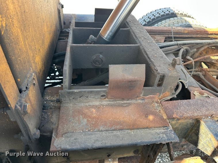 image for item DV0872 2000 GMC C8500 dump truck