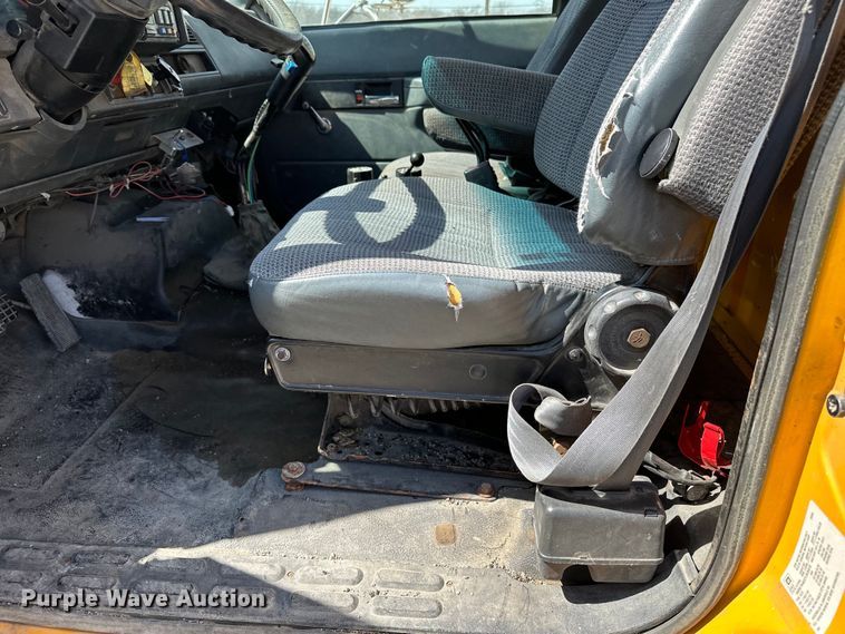 image for item DV0872 2000 GMC C8500 dump truck