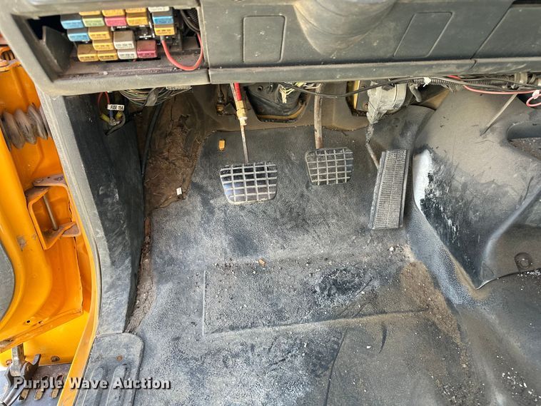 image for item DV0872 2000 GMC C8500 dump truck