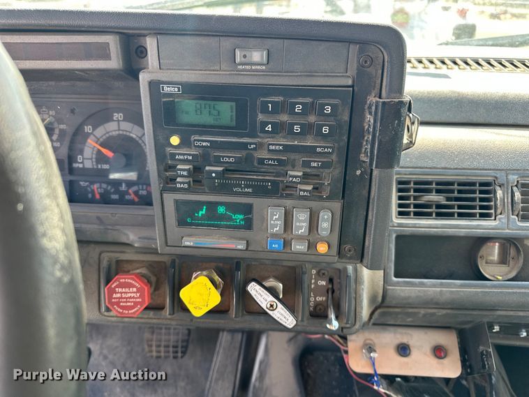 image for item DV0872 2000 GMC C8500 dump truck