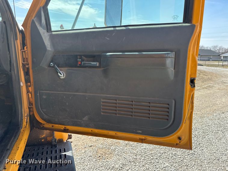 image for item DV0872 2000 GMC C8500 dump truck