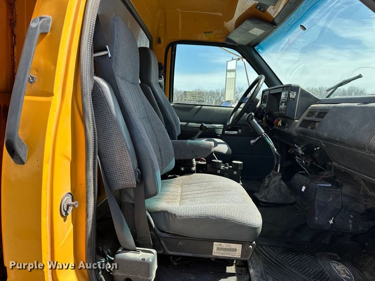 image for item DV0872 2000 GMC C8500 dump truck