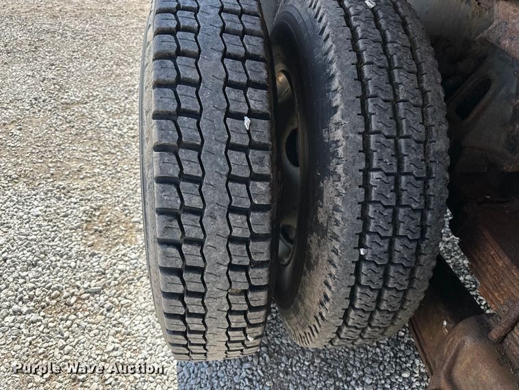 image for item DV0872 2000 GMC C8500 dump truck