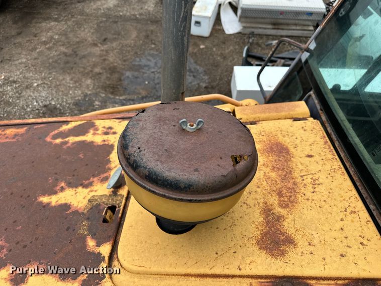 image for item DV0893 1998 Case 580L Series 2 backhoe