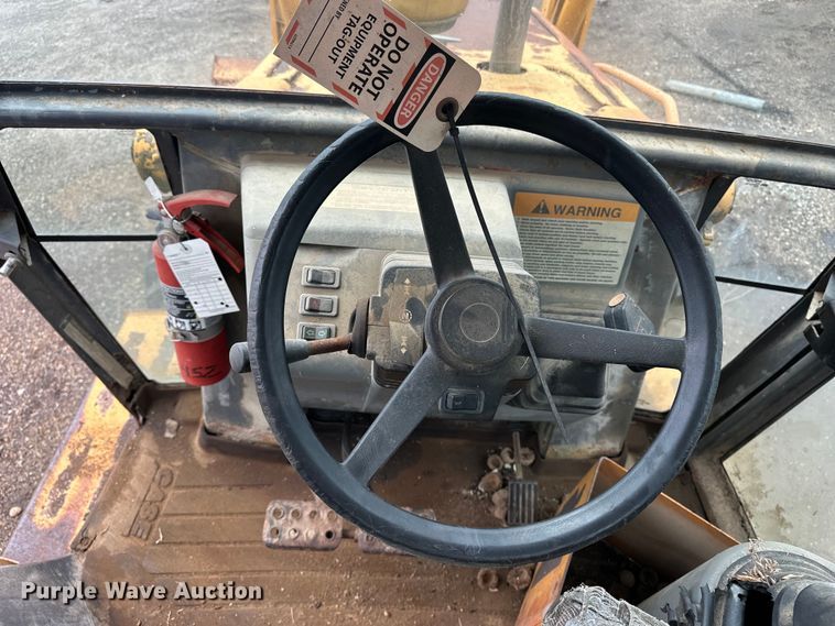 image for item DV0893 1998 Case 580L Series 2 backhoe
