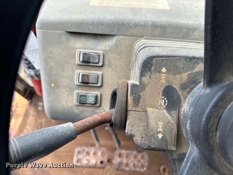 image for item DV0893 1998 Case 580L Series 2 backhoe