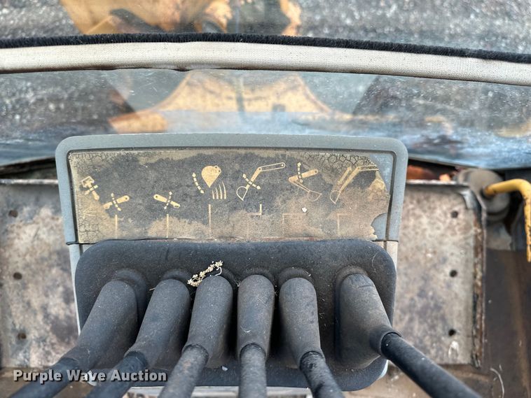 image for item DV0893 1998 Case 580L Series 2 backhoe