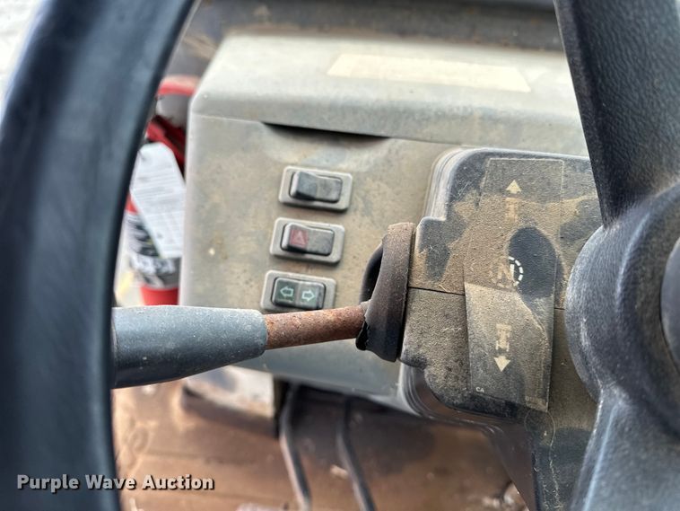 image for item DV0893 1998 Case 580L Series 2 backhoe