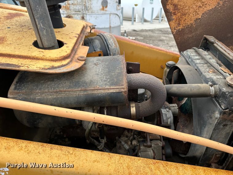 image for item DV0893 1998 Case 580L Series 2 backhoe