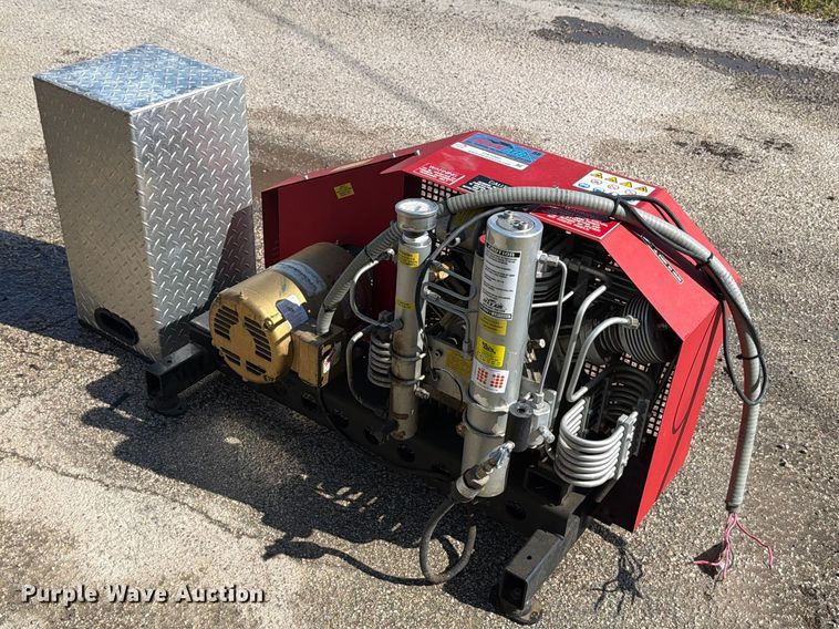 image for item DX5960 Max Air 55 air compressor