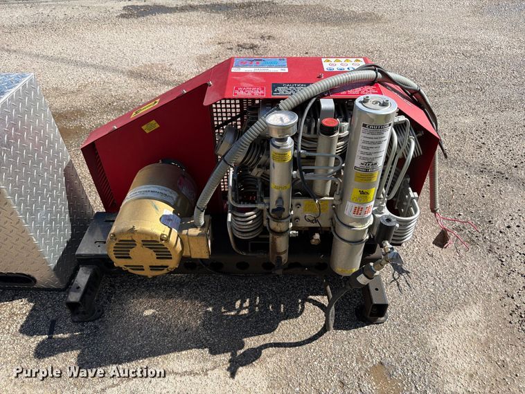 image for item DX5960 Max Air 55 air compressor