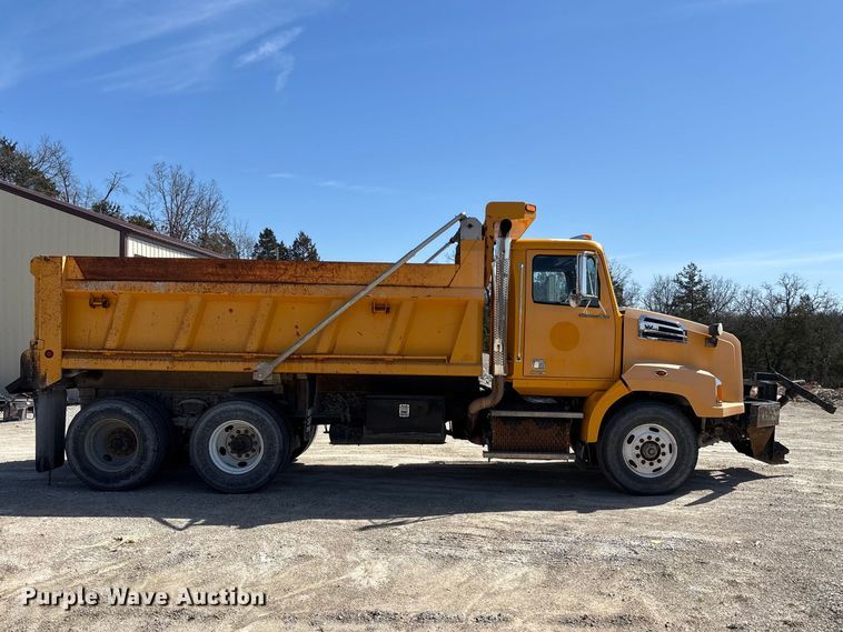 image for item DY0406 2014 Western Star 4700 SB dump truck