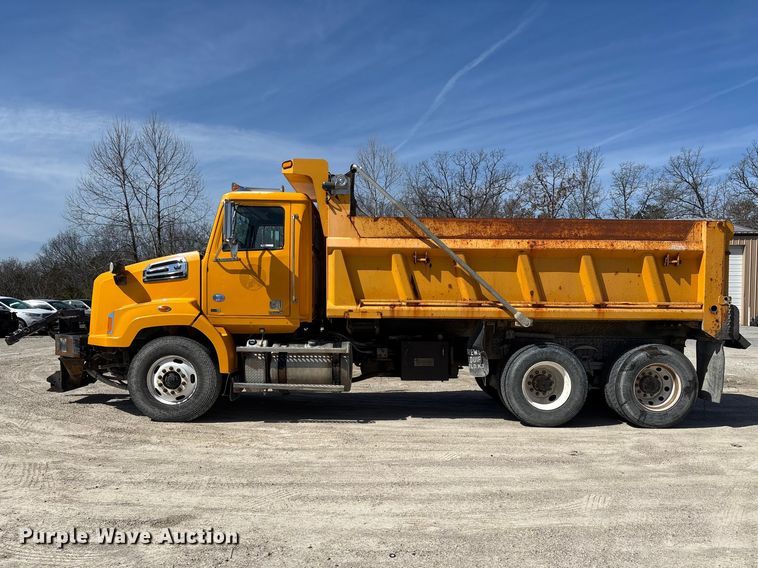 image for item DY0406 2014 Western Star 4700 SB dump truck