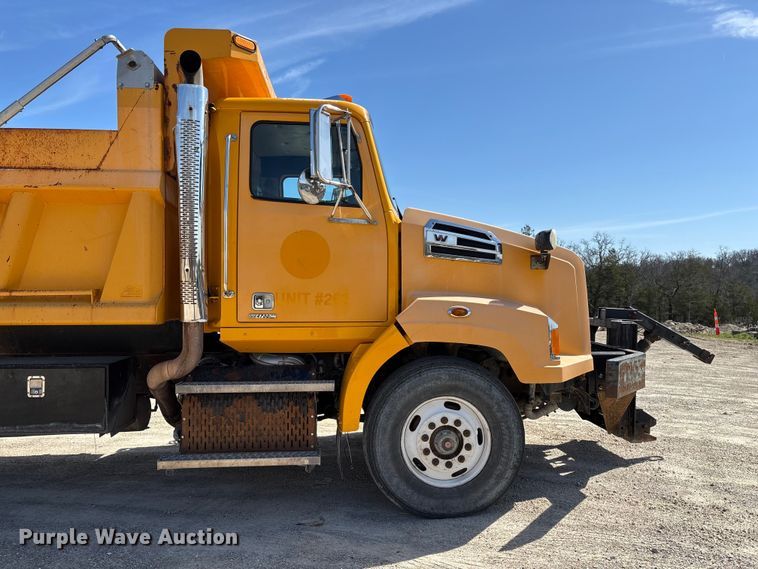 image for item DY0406 2014 Western Star 4700 SB dump truck