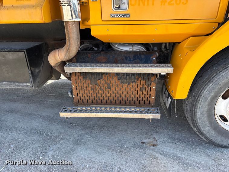 image for item DY0406 2014 Western Star 4700 SB dump truck