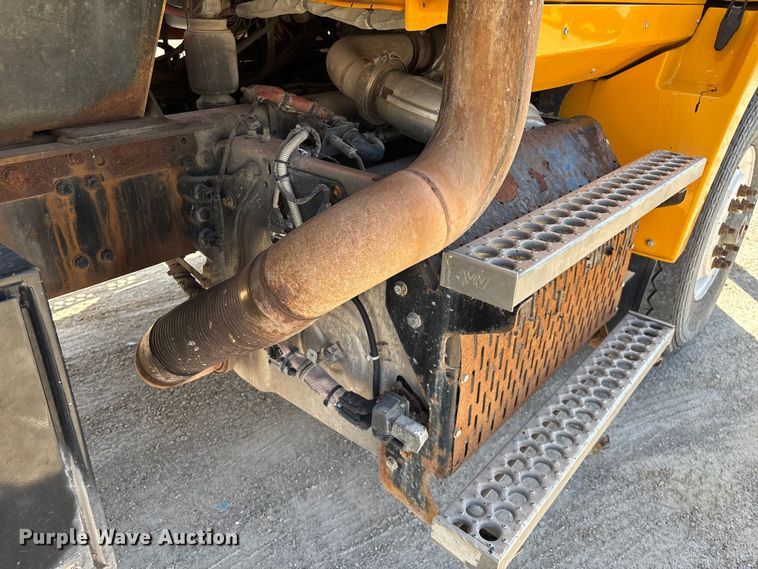 image for item DY0406 2014 Western Star 4700 SB dump truck